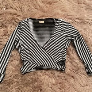 HOLLISTER Long Sleeve Crop Top